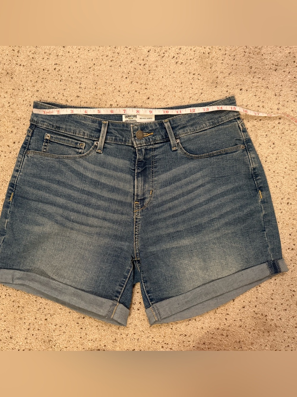 Signature by Levi Strauss Women's Light Jean Shorts Size 28